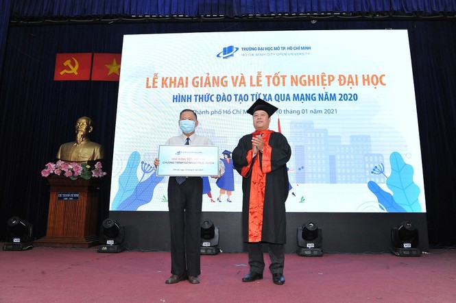 Vào đại học ở tuổi... 71 - ảnh 1