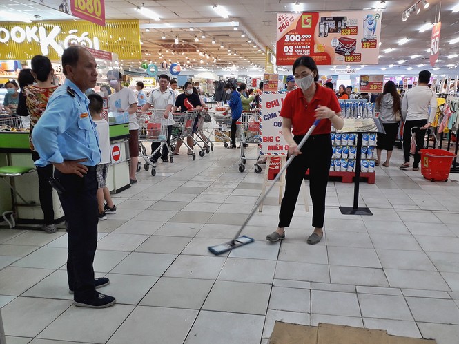 Ngập tràn cảm xúc người dân TP.HCM nói lời chia tay siêu thị Big C miền Đông - ảnh 2