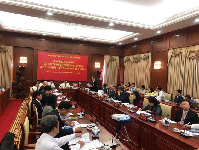 Nhà cao tầng không phải là thủ phạm gây kẹt xe, ngập nước ở TPHCM? - ảnh 1
