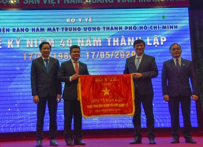 Kỷ niệm 40 năm ngày thành lập, bệnh viện kêu gọi quyên góp ủng hộ miền Trung - ảnh 2