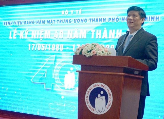 Kỷ niệm 40 năm ngày thành lập, bệnh viện kêu gọi quyên góp ủng hộ miền Trung - ảnh 1