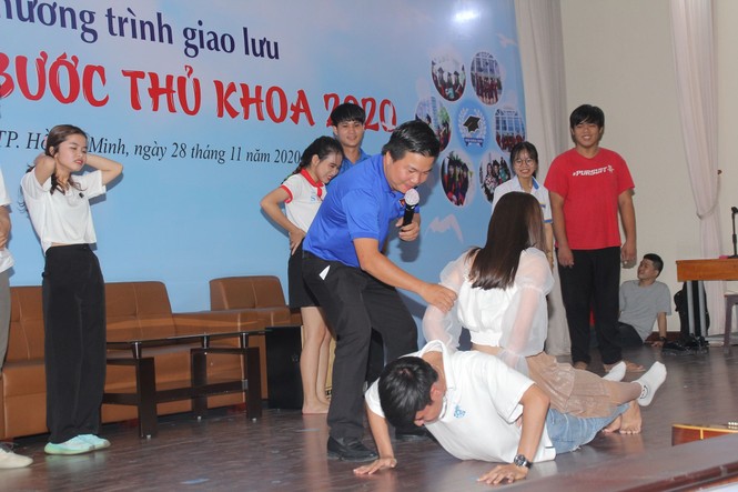 85 tân thủ khoa tụ hội tại thành phố mang tên Bác - ảnh 6