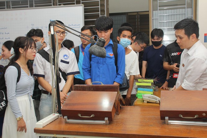 85 tân thủ khoa tụ hội tại thành phố mang tên Bác - ảnh 1