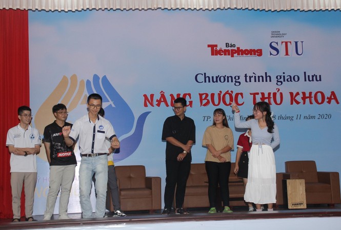 85 tân thủ khoa tụ hội tại thành phố mang tên Bác - ảnh 5