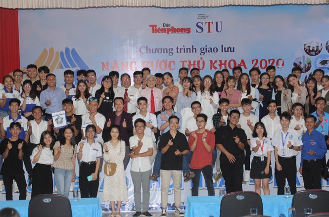 Nâng bước thủ khoa năm 2020: Những tâm sự truyền cảm hứng - ảnh 8