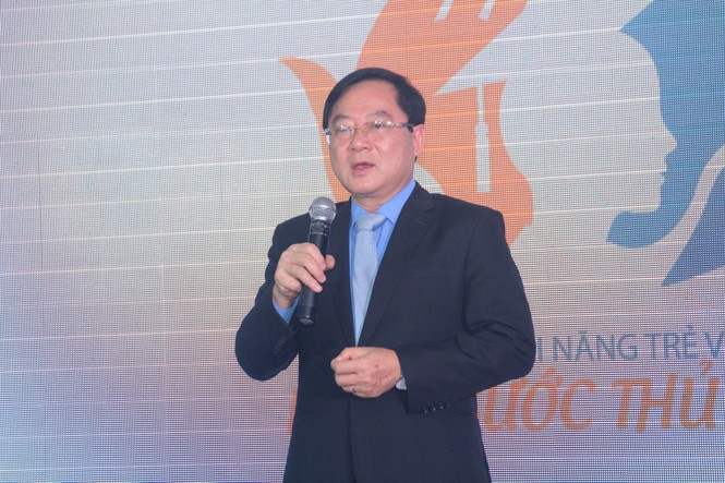 Trân quý các bạn sinh viên không đầu hàng nghịch cảnh - ảnh 1