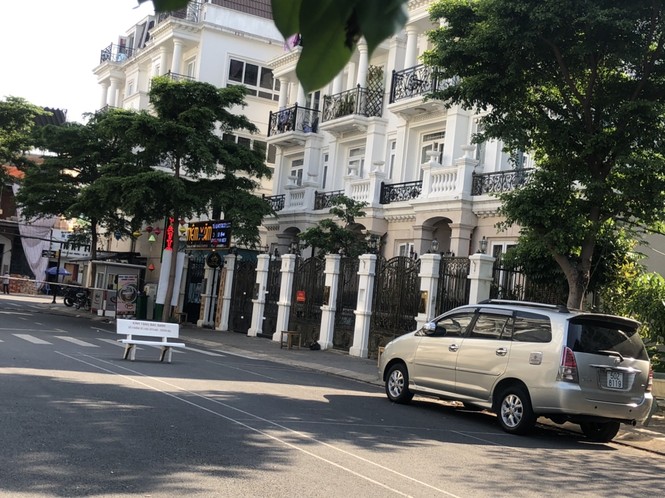 TPHCM: Phong toả một khu dân cư vì có ca nghi mắc COVID-19 - ảnh 5