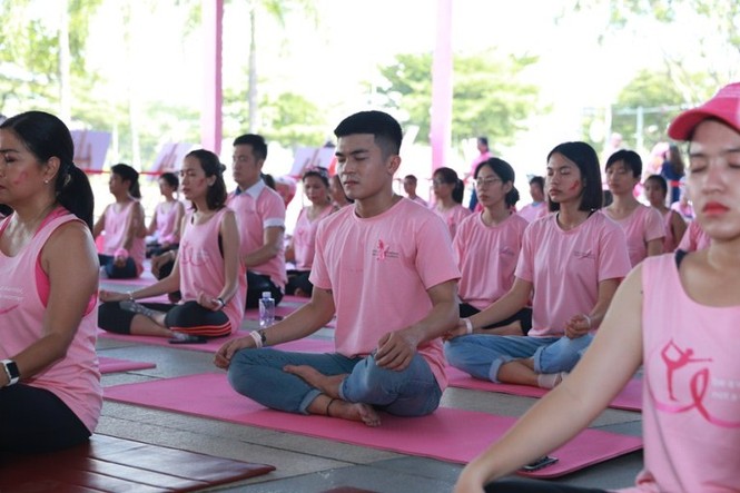 Xúc động cảnh bé gái hiến tóc tặng bệnh nhân ung thư vú - ảnh 8