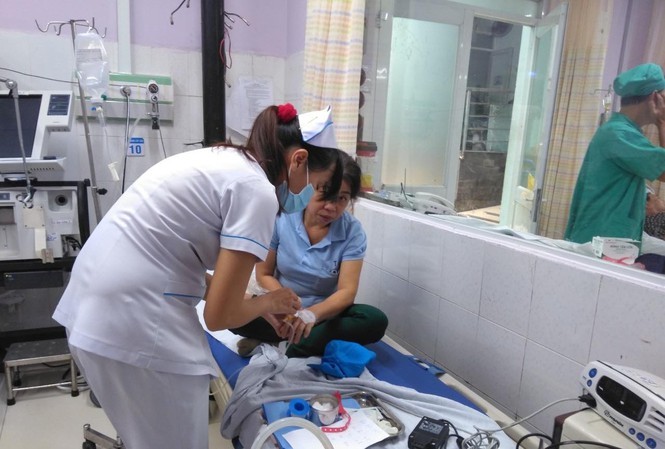 Những vụ ngộ độc thực phẩm tập thể 'cấp cứu cả loạt' ở phía Nam - ảnh 2
