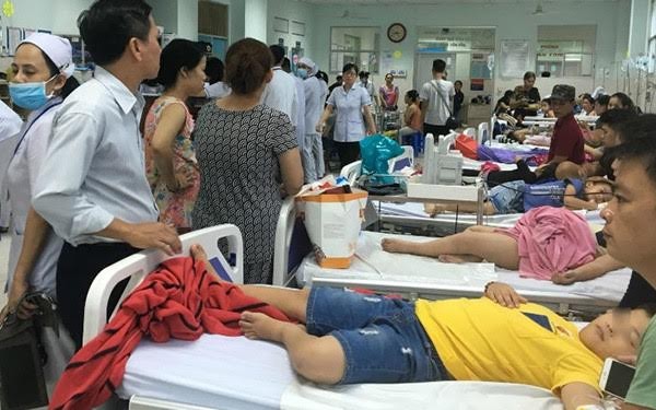 Những vụ ngộ độc thực phẩm tập thể 'cấp cứu cả loạt' ở phía Nam - ảnh 3