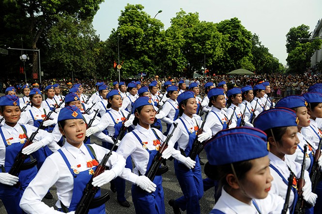 Cận cảnh những 'bông hồng thép' bảo vệ nhà máy, xí nghiệp - ảnh 11