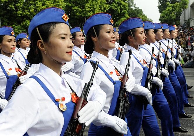 Cận cảnh những 'bông hồng thép' bảo vệ nhà máy, xí nghiệp - ảnh 10
