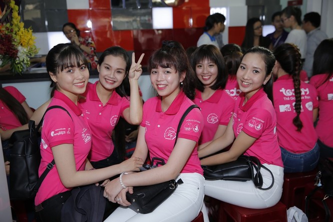 50 nữ sinh duyên dáng hội ngộ tại ngôi nhà chung - ảnh 12