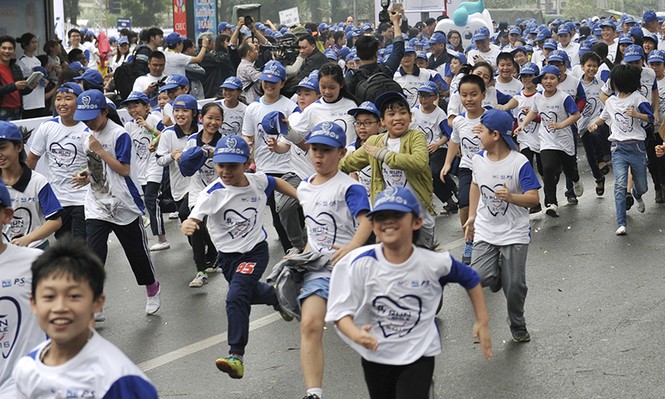 5.000 người chạy bộ vì sức khỏe răng miệng - ảnh 8