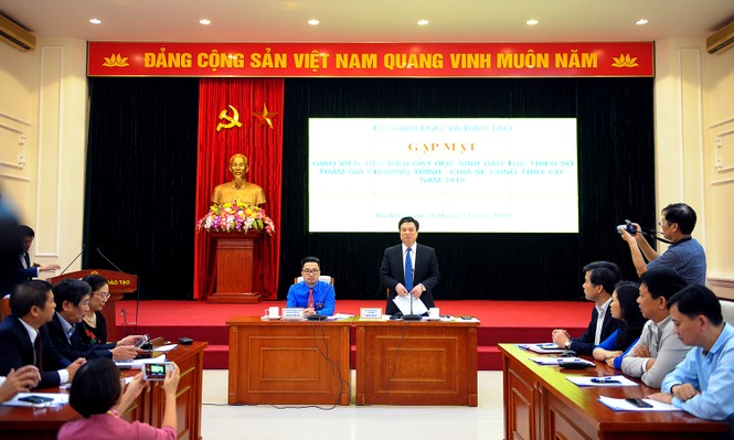 Chia sẻ cùng thầy cô trao tặng sổ tiết kiệm 63 giáo viên vùng cao - ảnh 3