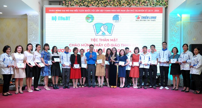 Chia sẻ cùng thầy cô trao tặng sổ tiết kiệm 63 giáo viên vùng cao - ảnh 1
