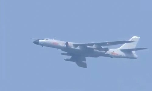 Báo chí Trung Quốc 'tự sướng' về khả năng của oanh tạc cơ H-6N: sự thật không phải thế - ảnh 1