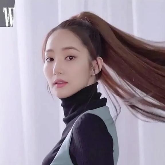 Park Min Young lại dính tin đồn lạm dụng phẫu thuật thẩm mỹ; La Vân Hy chia sẻ