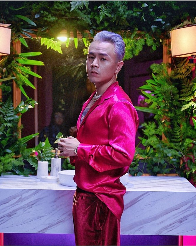 Cặp đôi gây xôn xao mạng xã hội: