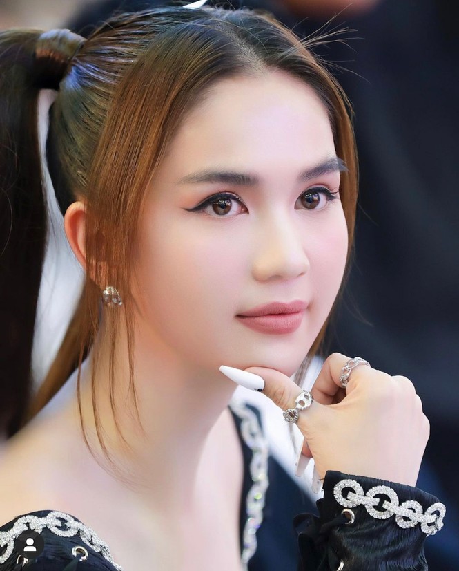 Sau debut thất bại, Phí Phương Anh lại hứng