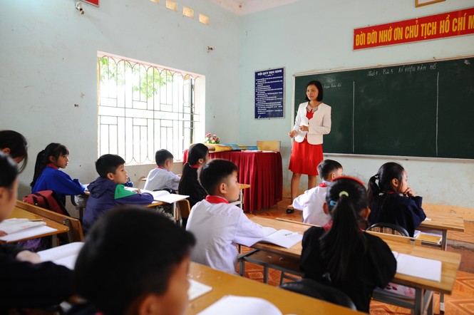 Kiểm tra, bảo trì cơ sở vật chất đảm bảo an toàn trường học - ảnh 1