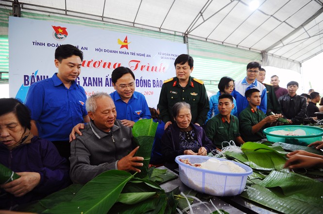 T.Ư Đoàn hỗ trợ bà con vùng lũ tại Quân khu 4 - ảnh 3