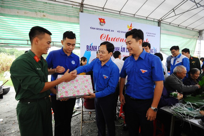 T.Ư Đoàn hỗ trợ bà con vùng lũ tại Quân khu 4 - ảnh 5