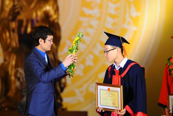 Khen thưởng 1,3 tỷ đồng cho học sinh, sinh viên Hải Phòng - ảnh 2