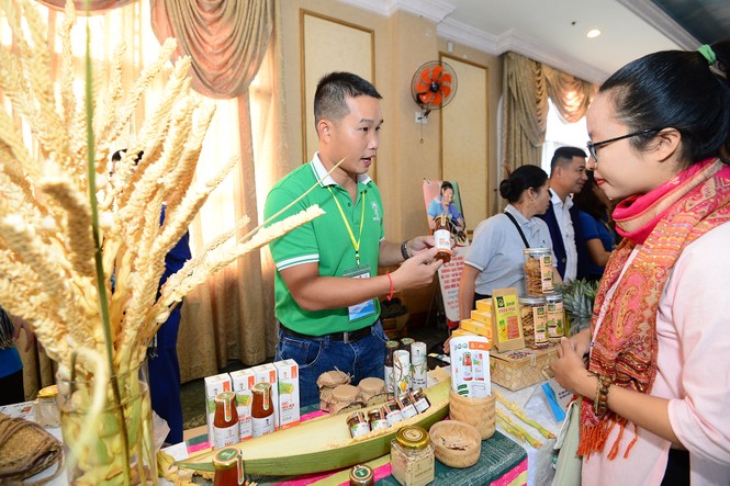 Đôi vợ chồng trẻ giành giải Nhất khởi nghiệp, với sản phẩm “Mát xa hoa dừa lấy mật” - ảnh 4