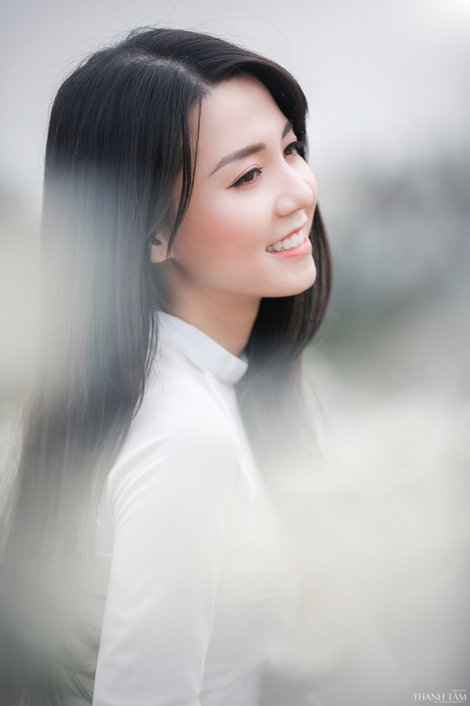 Cô nàng 9X Hà Nội tinh khôi bên cúc hoạ mi - ảnh 2