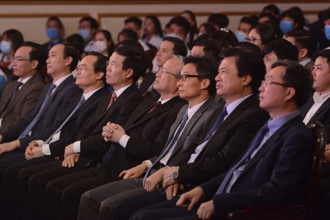 Tuyên dương 130 học sinh, sinh viên là những điển hình xuất sắc - ảnh 2