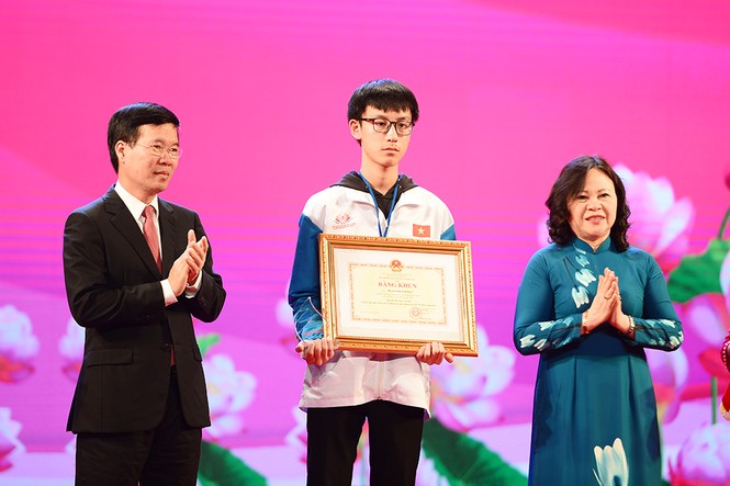 Tuyên dương 130 học sinh, sinh viên là những điển hình xuất sắc - ảnh 3