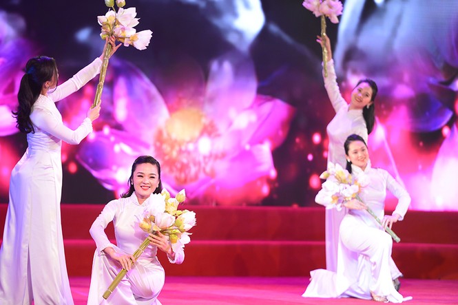 Tuyên dương 130 học sinh, sinh viên là những điển hình xuất sắc - ảnh 6