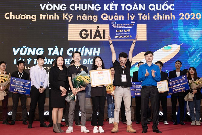 Ba sinh viên trường ĐH Ngoại thương giành giải Nhất “Kỹ năng tài chính 2020“ - ảnh 2