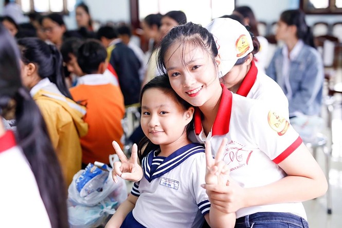 Nữ sinh viên Hàng hải được ví như “thiên thần học đường“ - ảnh 6