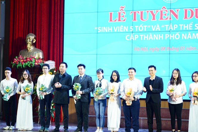 Tuyên dương những hình mẫu sinh viên Thủ đô - ảnh 4
