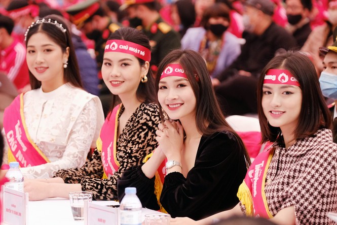 Hoa hậu Việt Nam năm 2020 Đỗ Thị Hà rạng rỡ trong chương trình “Chủ Nhật Đỏ” - ảnh 5