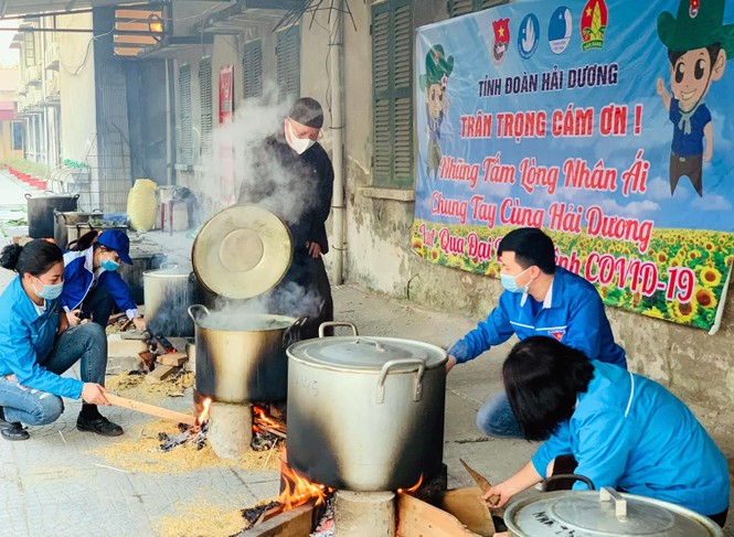 Hàng nghìn bánh chưng xanh gửi người dân và các lực lượng phòng chống dịch COVID-19 - ảnh 2