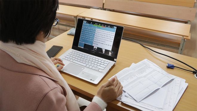 Sinh viên triển khai học trực tuyến trước diễn biến dịch COVID-19 - ảnh 2