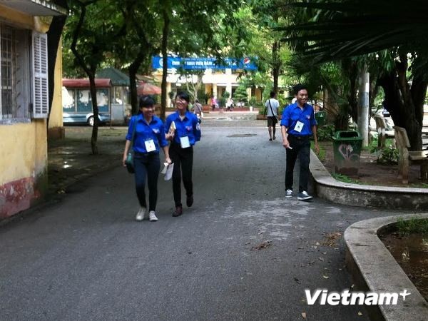 Sợ nắng nóng, tắc đường, sỹ tử khăn gói lên Thủ đô sớm - ảnh 1