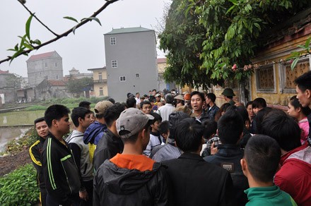 Rúng động vụ dỡ mái đình lấy gỗ sưa đem bán - ảnh 2