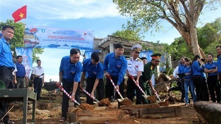 Xây dựng cột cờ Tổ quốc tại đảo Thổ Chu - ảnh 1