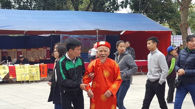Hàng vạn người dự đám rước lễ hội Thủy tổ dân tộc - ảnh 11