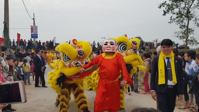 Hàng vạn người dự đám rước lễ hội Thủy tổ dân tộc - ảnh 13