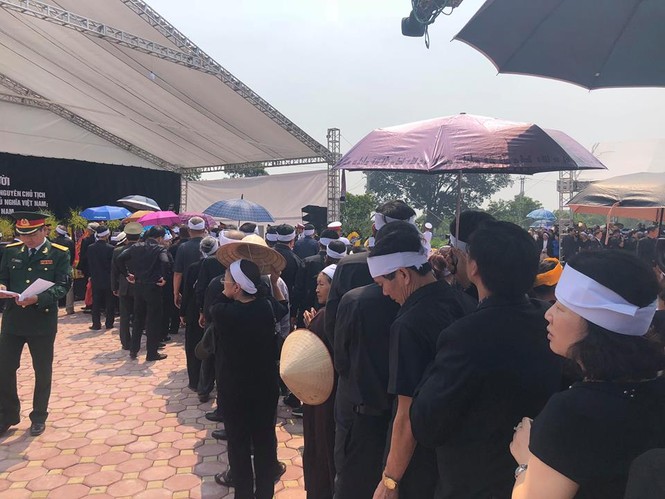 Lễ an táng nguyên Tổng Bí thư Đỗ Mười tại quê nhà - ảnh 17
