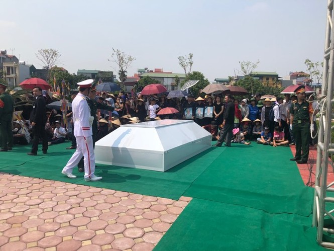 Lễ an táng nguyên Tổng Bí thư Đỗ Mười tại quê nhà - ảnh 21