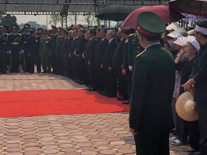 Lễ an táng nguyên Tổng Bí thư Đỗ Mười tại quê nhà - ảnh 11