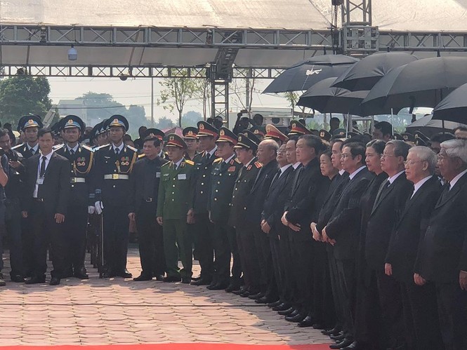Lễ an táng nguyên Tổng Bí thư Đỗ Mười tại quê nhà - ảnh 10