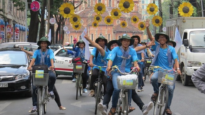 2.000 sinh viên tái hiện 5 cánh quân giải phóng Sài Gòn - ảnh 1