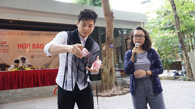 Xem ảo thuật gia Hàn Quốc diễn và K-Tigers múa Taekwondo - ảnh 1